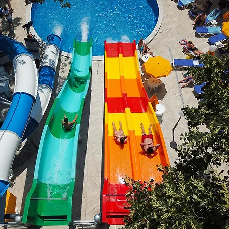 Prestige Deluxe Aquapark Club فندق غولدن ساندز