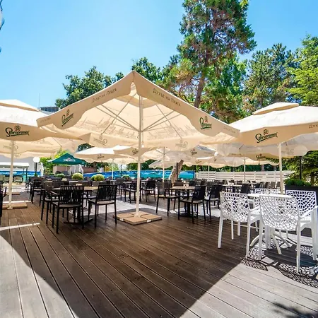 호텔 Prestige Deluxe Aquapark Club 4*