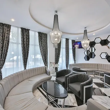 Prestige Deluxe Aquapark Club فندق غولدن ساندز