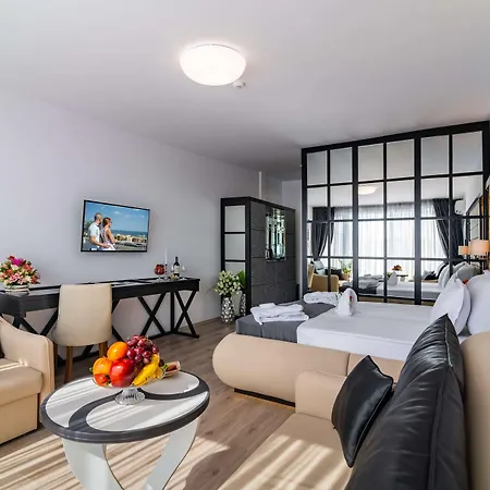 Готель Prestige Deluxe Aquapark Club 4*